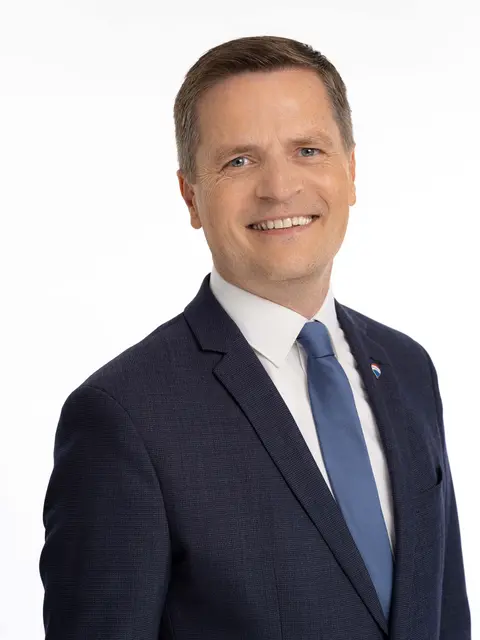 "2024 hat sich der Einfamilienhausmarkt wieder positiv entwickelt, 2025 ziehen nun auch die Eigentumswohnungen nach", so Bernhard Reikersdorfer, Managing Director von Re/Max Austria. | Foto: Re/Max Austria
