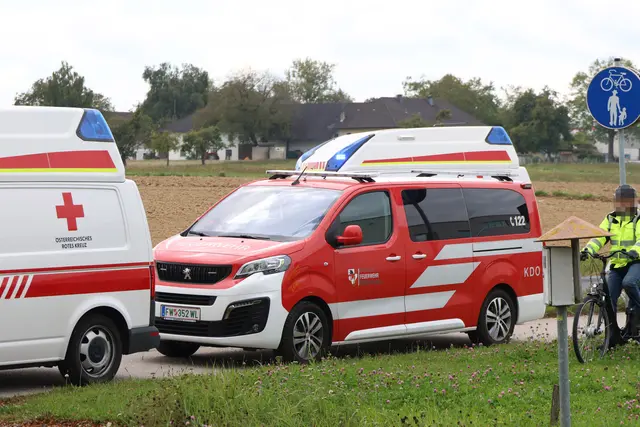 Auf der Großendorfer Straße im Gemeindegebiet von Eberstalzell stoßen am Mittwochnachmittag ein blauer Skoda und ein schwarzer VW in einer Kreuzung zusammen. | Foto: laumat.at