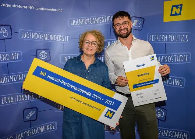 Bisamberg: Foto (v.l.n.r.): Jugend-Landesrätin Christiane Teschl-Hofmeister, JGR Daniel Froschmayer | Foto: NLK Burchhart