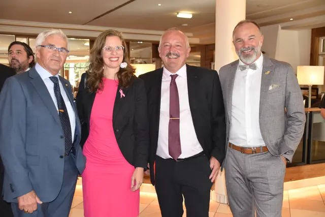 Gut gelaunt: Ewald Tölly, Anja Haider-Wallner, Herbert Treiber und Peter Prisching | Foto: Michael Strini