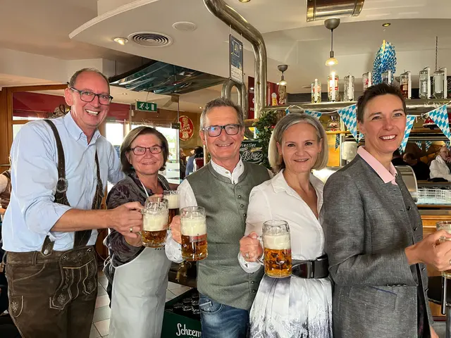 Andreas Weber, Helga Rosenmayer, Karl Trojan, Manuela Trojan und Ingrid Weber. | Foto: Privat