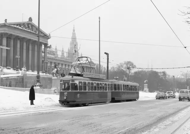 Linie D am Ring beim Parlament. Jänner 1987. (Archiv) | Foto: Wiener Linien