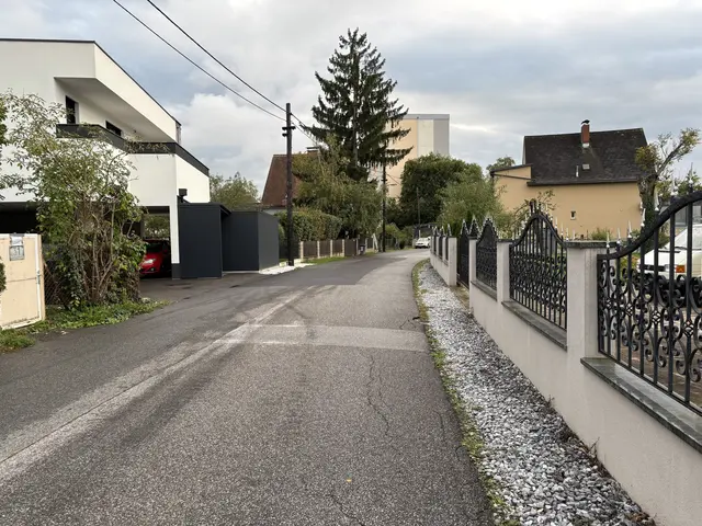 Das Obduktionsergebnis zeigt, dass jener Säugling, der am Dienstag auf dem Dach eines Carports gefunden wurde, lebend zur Welt kam und vermutlich an einem Schädel-Hirn-Trauma verstarb.  | Foto: MeinBezirk/Kropac