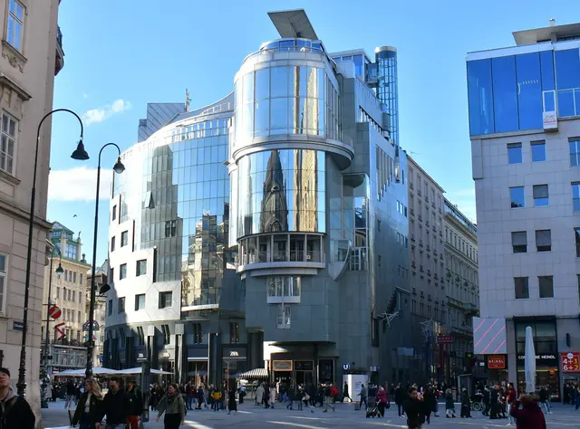 1990 wurde das heutige Haas-Haus eröffnet. | Foto: Foto: Gasselsberger