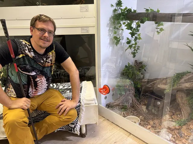 Der Leiter und Gründer der „Welt der Gifte" in Bergheim bei Salzburg, Nils Kley. | Foto: Emanuel Hasenauer