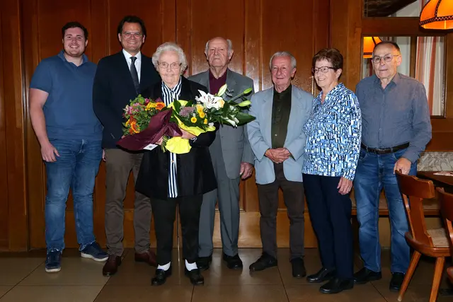 GR Luca Hüttinger, Bgm. Bernhard Heinl, Gertrude und Karl Fischer, Alois Gehringer, Elfriede und Kurt Täubele | Foto: Marktgemeinde Michelhausen