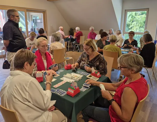 Ein Blick auf in den Turnierraum. | Foto: Bridge Club Fürstenfeld