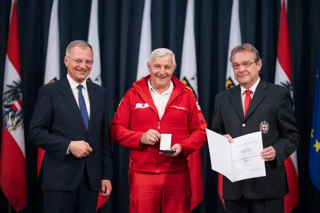Josef Höflmaier ist an der Rot-Kreuz-Ortsstelle Mattighofen tätig. | Foto: Land Oberösterreich, MM