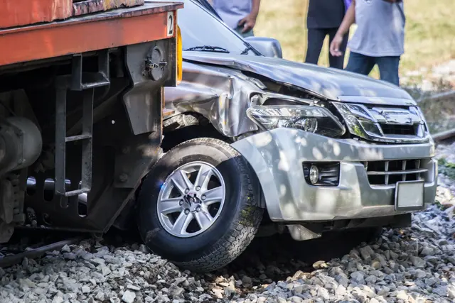 Durch die Kollision sei am Pkw im Bereich des Fahrzeughecks erheblicher Sachschaden entstanden. (Symbolfoto) | Foto: stock.adobe.com/at/tomkdesign