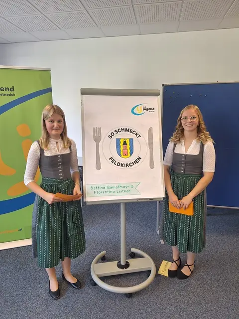 Ein regionales Kochbuch mit traditionellen Rezepten von und für die Gemeindemitglieder Feldkirchens gestalteten Florentina Leitner und Bettina Gumplmayr. | Foto: Landjugend OÖ
