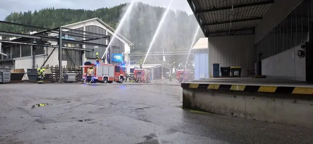 Die heurige Abschnittsübung des Abschnittes 3 des BFV Mürzzuschlag fand in Wartberg statt. Übungsannahme war ein Industriebrand bei der Firma 3S in Wartberg. | Foto: FF Wartberg