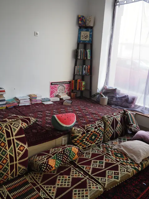 In gemütlicher Atmosphäre kann sich hier zusammengesetzt und ausgetauscht werden. | Foto: Julia Gaiswinkler