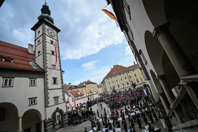 Nach der Gedenkzeremonie findet im Landhaushof ein Festakt statt. | Foto: Land Kärnten