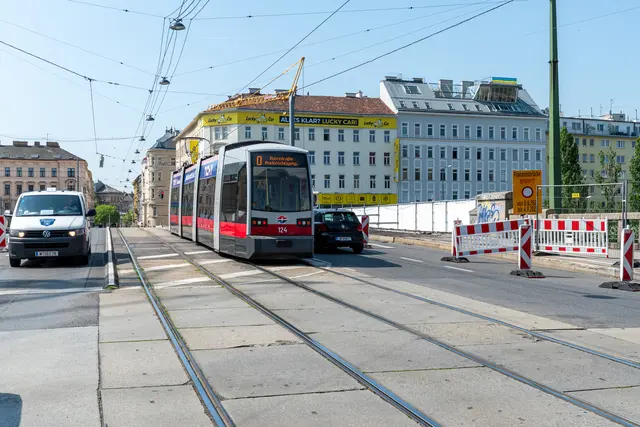 Linie O auf der Franzensbrücke kurz vor Generalsanierung im Mai 2022. (Archiv) | Foto: Wiener Linien/Manfred Helmer