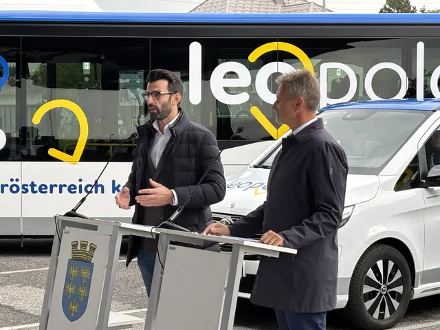 Verkehrslandesrat LH-Stellvertreter Udo Landbauer mit NÖVOG-Geschäftsführer Wolfgang Schroll. | Foto: Sandra Schütz
