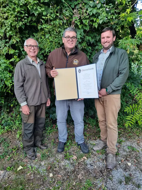 Herzliche Gratulation an Johannes Tomek | Foto: Großgemeinde Haringsee