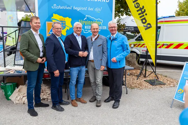 LAbg. Franz Schnabl, Bgm. Friedrich Pallinger, Landesrat Martin Antauer, Gemeindebund-Präsident Bgm. Johannes Pressl, LAbg. Bgm. Christoph Kainz | Foto: NOEZSV