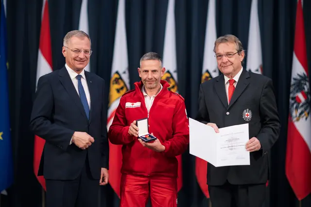 Manfred Reichinger ist Mitarbeiter an der Rot-Kreuz-Ortsstelle Altheim. | Foto: Land Oberösterreich, MM