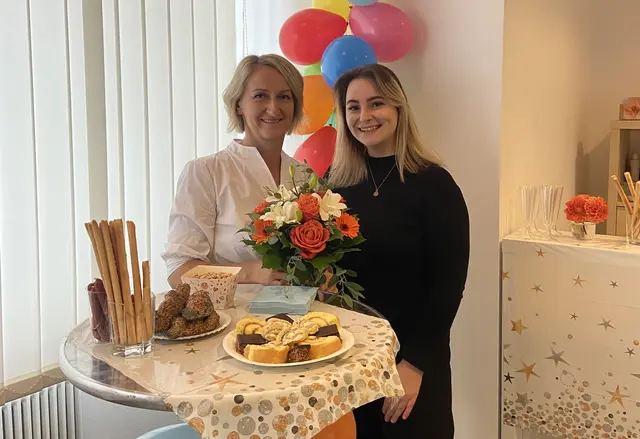 Sandra Plaimer (links am Bild) mit Nachfolgerin Julia Prandstätter. | Foto: Sandra Plaimer