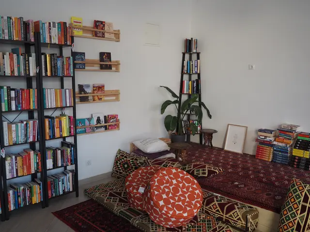 Bei "bibliobox" finden sich neben diverser Literatur auch viele Sachbücher zu den unterschiedlichsten Themen. | Foto: Julia Gaiswinkler