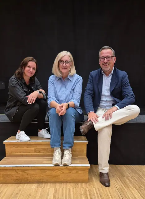 V. l.: Jenny Rudelsdorfer, Eleonore Binder und Parteiobmann der Engerwitzdorfer ÖVP Christoph Meisinger freuen sich über das große Interesse und den Zuspruch für den Engerwitzdorfer Adventmarkt. | Foto: ÖVP Engerwitzdorf