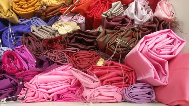 Am Wochenende vom 17. bis 19. Oktober findet im "Charakter Couture" wieder ein Stoff-Flohmarkt statt. | Foto: Christina Schatzeder