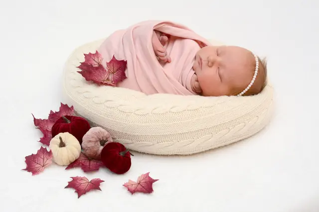 Name: Lina
Geburtsdatum: 20.09.2025
Gewicht: 4.005 g
Größe: 53 cm
Eltern: Janine Maunz und Pascal Gölz aus Niklasdorf | Foto: Babysmile