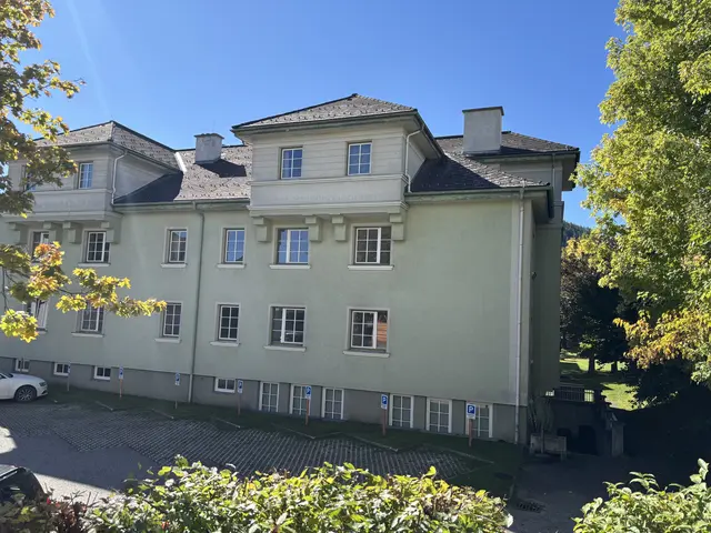 Der bereits geräumte Wispelhof soll dem Kindergarten-Projekt weichen | Foto: meinbezirk.at/lungau