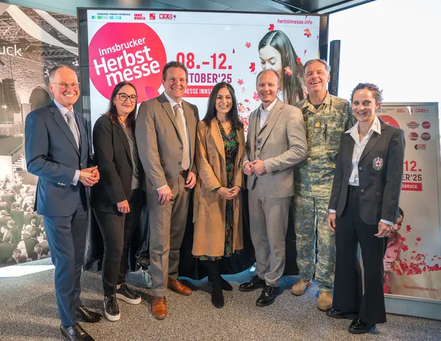 Christian Mayerhofer (Geschäftsführer CMI), Monika Woldrich (Projektleiterin CMI), René Zumtobel (Klimaschutz-, Nachhaltigkeits- und Mobilitäts-Landesrat), Sebiye Cara (WK Tirol Messepräsidentin), Johannes Anzengruber (Bürgermeister Innsbruck), Gerhard Pfeifer (Kommandant 6. Gebirgsbrigade), Elisabeth Spechtenhauser (Rotes Kreuz Innsbruck) (v.l.n.r.) | Foto: Congress Messe Innsbruck