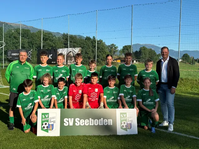 Die U13 des SV Seeboden läuft in neuen Dressen auf. | Foto: SV Seeboden