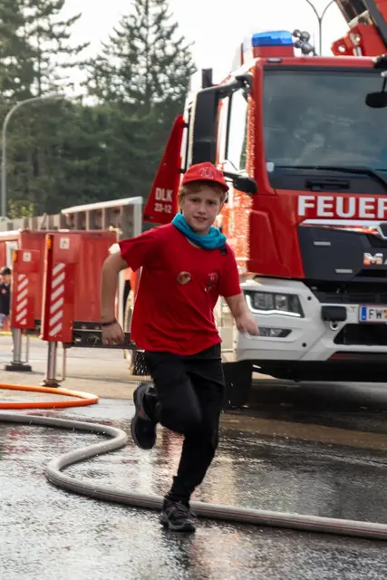 Und Action: Der Nachwuchs wurde beim Actionday der FF Purkersdorf für die Feuerwehr begeistert. | Foto: Timo Nowak & Jonas Pils
