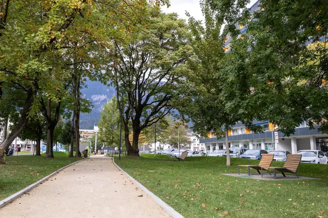 Barrierefreie Wege sorgen dafür, dass der neue Olympiapark von allen besucht werden kann. | Foto: ©IKM/F.Bär