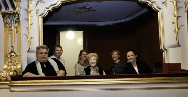 Christoph Reschreiter mit seiner Mutter und Freunden