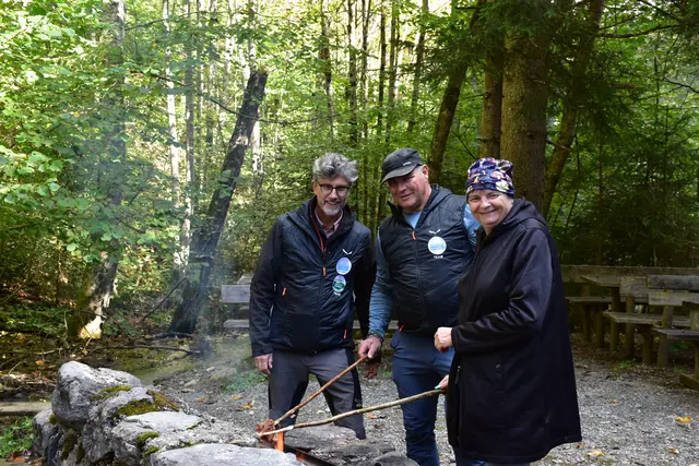 Robert Heuberger,Naturpark-Geschäftsführer und Robert Röbl, Naturpark-Ranger und Evelin Delev- Fachgruppenleitung Pilzukunde beim Naturwissenschaftlichen Verein für Kärnten | Foto: MeinBezirk/Carmen Rienzner