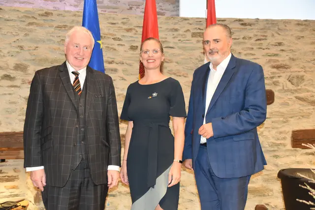 Karl-Heinz Lambertz mit Anja Haider-Wallner und Hans Peter Doskozil. | Foto: Michael Strini