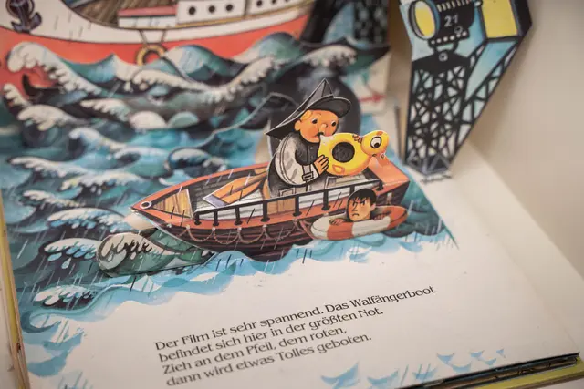 Das Spielzeug Museum lädt ab vierten Oktober 2025 mit seiner neuen Ausstellung „Bücherwurm und Leseratte“ zu einer fantasievollen Reise in die Welt der Kinderbücher ein | Foto: Salzburg Museum/M. Rigaud
