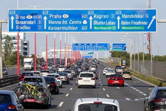 Autofahrerinnen und Autofahrer müssen am kommenden Wochenende auf der A23 Wiener Südosttangente mit Verkehrsbehinderungen rechnen. (Archiv) | Foto: Ernst Weingartner / Weingartner-Foto / picturedesk.com