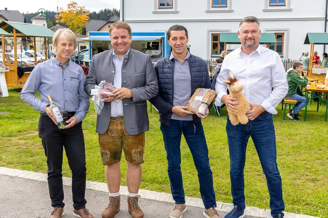Der Steuerberger Dorfplatz wird zum Marktplatz. | Foto: Gemeinde Steuerberg