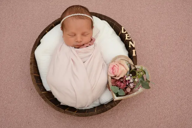 Name: Leni
Geburtsdatum: 23.09.2025
Gewicht: 3.350 g
Größe: 51 cm
Eltern: Nina Angerer und Christoph Schweiger aus St. Marein im Mürztal | Foto: Babysmile