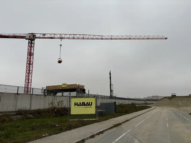 Die Anschlussstelle West der Stadtstraße soll bis Ende 2026 fertig sein. | Foto: Luise Schmid/MeinBezirk