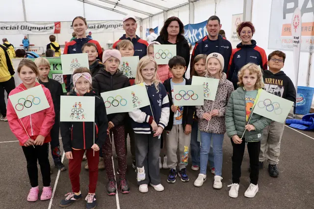 Schüler:innen der VS Wolfau mit dem Team aus Liechtenstein | Foto: Special Olympics Burgenland