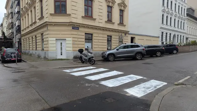 Vor Kurzem sollen Mitglieder des "Widerstands-Kollektiv" in Hernals einen Zebrastreifen verwirklicht haben. | Foto: Lukas Ipirotis / MeinBezirk