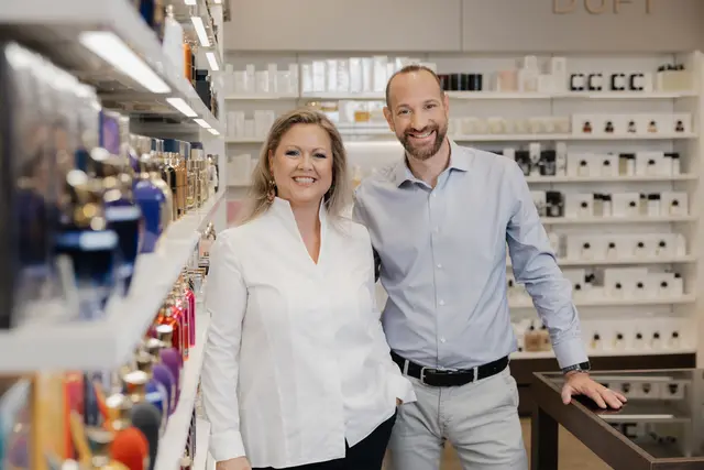 Die Geschäftsführer Silvia Schwab-Stubenvoll und Georg Oelschlägel geben einen Rückblick in die 145-jährige Unternehmensgeschichte. | Foto: Nägele & Strubell