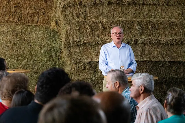 Bauernbundobmann LH-Stv. Stephan Pernkopf stellte sich persönlich der Diskussion mit Bäuerinnen und Bauern. | Foto: NÖ Bauernbund