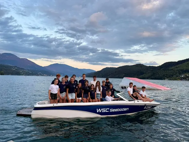 Die Jugend der Region trifft aus Begeisterung am Wasserskifahren am Millstättersee zusammen. Der Wasserskiclub Seeboden hat mit nationalen und internationalen Meisterschaften sowie spektakulären Nachtwasserskishows für jede Altersgruppe etwas dabei. | Foto: WSC Seeboden