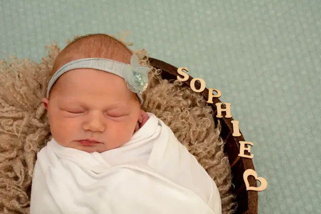 Name: Sophie
Geburtsdatum: 22.09.2025
Gewicht: 3.480 g
Größe: 50 cm
Eltern: Lisa und Patrick Hutter aus Kindberg | Foto: Babysmile