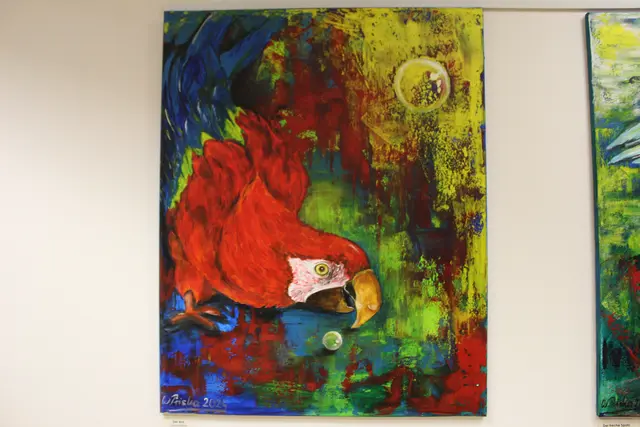 Werk von Priska Wildauer aus der Ausstellung „Mensch und Tier – Begegnungen in Acryl“.