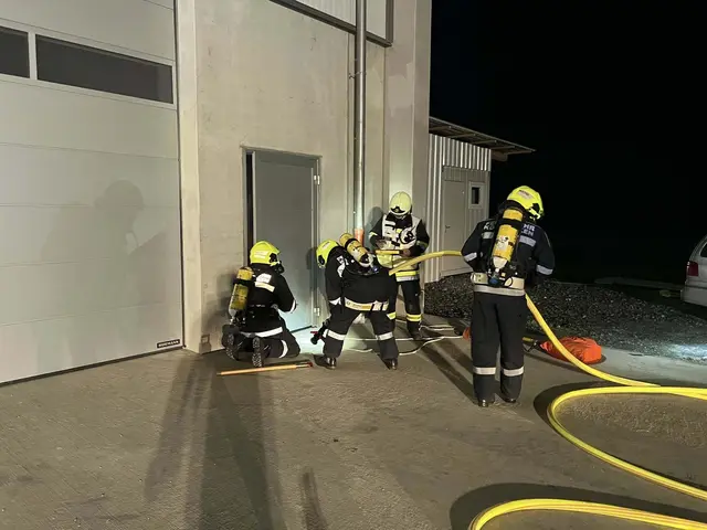 Die Feuerwehren aus Badersdorf, Woppendorf und Kotezicken übten gemeinsam. | Foto: Feuerwehr Badersdorf
