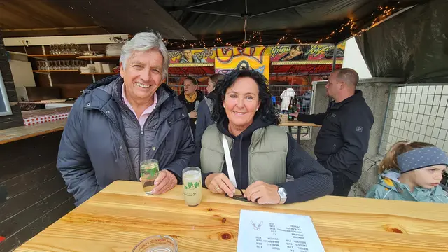 Helmut und Dargmar Kasik ließen sich die Stimmung nicht verderben. | Foto: Cornelia Strobl