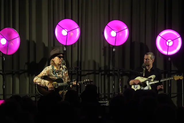 Ernst Molden (l.) und Hannes Wirth füllten den Cultursaal St. Radegund bis auf den letzten Platz. | Foto: Josef Hofmüller